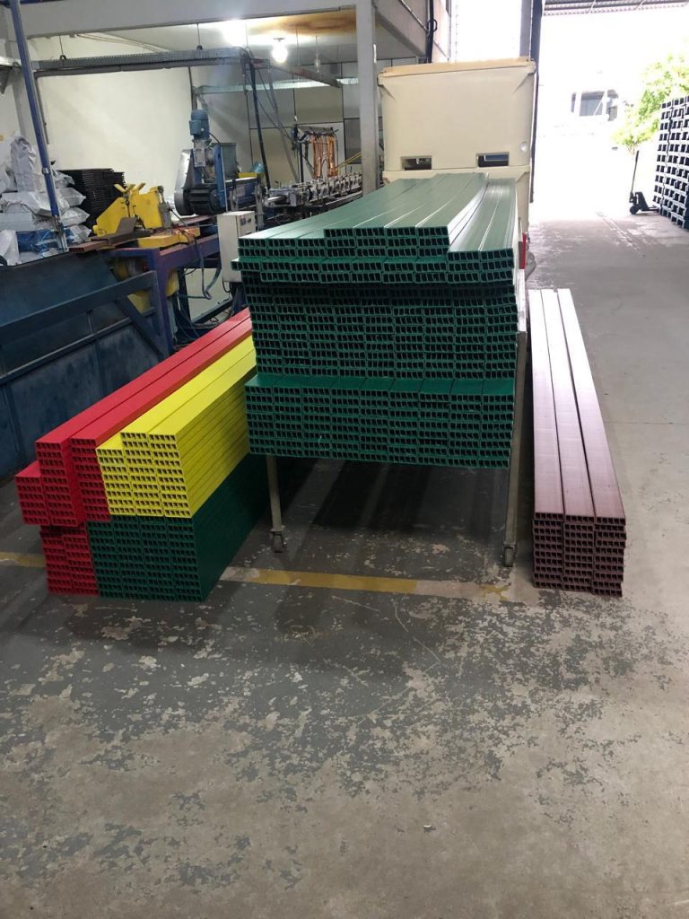 Pallets Color 2